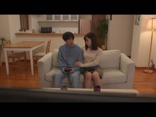 游戏娘后宫 真人版 HUNTB-597