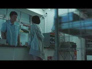 深夜的超商。停车场醉酒人妻、夺去夜勤的我的嘴唇。 舞原圣 JUL-674