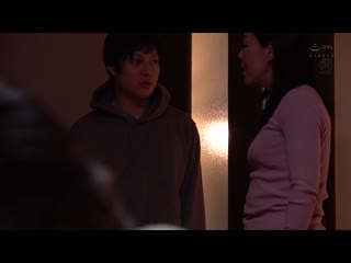 偷窥深爱的儿子做爱、嫉妬疯狂沉溺爱欲的母亲。 一色桃子 ROE-069