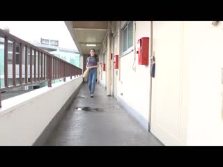 家事代行服务而来的长身巨臀妻子诱惑让人受不了看见露出肉棒发情、之后毎日过来搾精 妃光莉 MRHP-015