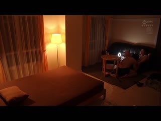 对已射精软掉的肉棒在1分钟间绝对含住不放开的奉仕女性 高城小百合 45歳 AV出道！！ ROE-180