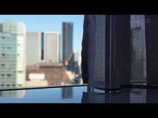 在银座百货公司地下和菓子屋工作的温柔太太本性是’发情牝妻’ 小桥由希 35歳 AV出道 SDNM-380