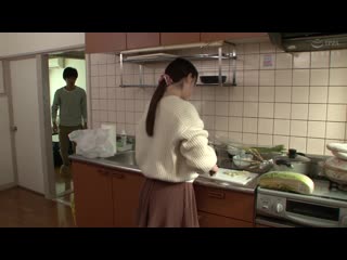 川字睡觉的女友被睡隔壁的朋友夜袭完全堕落 弥生美月 HOMA-088