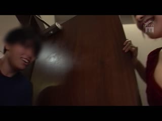 巨臀辣妹外送到M男家裡！「要来双人巨臀强压打桩中出侵犯」 乙爱丽丝 弥生美月 MIAA-784