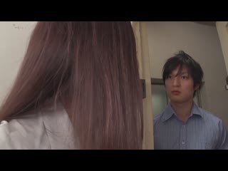 沉迷於與巨根男人寢取性愛的巨乳巨臀淫亂妻子10人 (2) NMEX-003