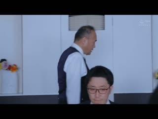 人妻秘书、满是汗水与接吻的社长室中出性交 庵姬花 JUQ-720