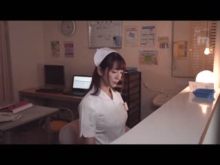 深夜护士铃NTR 被患者们脱下无法出声的深夜医院内持续被中出的巨乳女友 小花暖 MIAA-756
