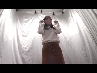 摄影会途中被受不了勃起的阿宅们逼迫、不擅长拒绝被虐模特儿打手枪口交大兴奋服侍射精！！ XRL-002