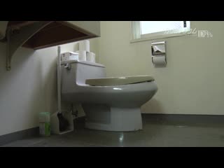 THE 未公开 超低级厕所自慰 3 caribbeancom_111716-305