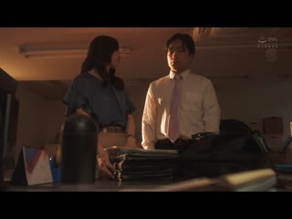 女上司、沉溺在扭曲刺激与虐待SM不伦性交。午间休息时被不能休息的部下玩弄…。 水户香奈 JUQ-638