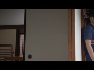 夏天的乡下闷得要死…被大胸部湿透诱惑的丰满妻子下流吃掉处男 武田怜香 JUNY-142