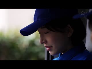 在配送公司工作的漂亮單親媽媽和學生打工仔在各處進行濃厚愛愛SEX 以〈母親〉和〈女人〉的雙重工作，香苗小姐非常忙碌！！ 夢實香苗 MFYD-031