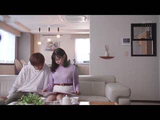 女友的母亲是我的炮友 真人版 吉根柚莉爱 URE-092