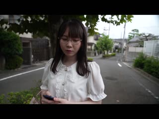 在严格家庭被压抑养育的独生女一面潮吹狂乱一面抽插 下春药开运占术 藤田梢 REAL-815