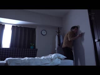 邻居睡走我女友。 「墙壁薄的房间与奇怪的宅配便」 沙月芽衣 DASD-960