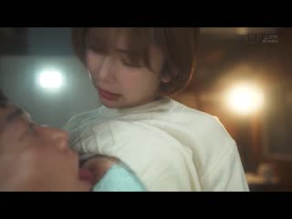 『无法忘掉学生时期的性骚扰…。』结婚第2年的主妇睽违十几年想被侵犯与打工的超商絶伦前辈见面。 纱仓真菜 STARS-900