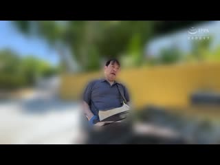 洛杉磯滯留期間內，給了巨乳清潔工很多小費，結果做到了性愛！埃娃（30歲） HIKR-230