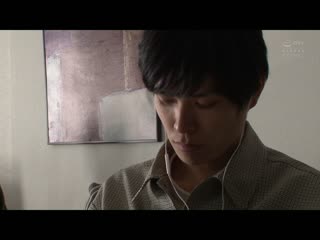 到隔壁垃圾房间抱怨苦情后小孩大叔性欲猛兽化！异臭当中无法逃离不拔出怀孕絶伦环抱中出 楪可憐 PPPE-052