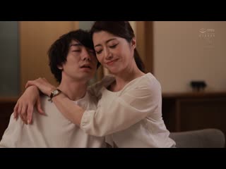性慾过剩的女友妈妈让我无法自拔，我总是偷偷地将勃起的肉棒献给她…。 北条麻妃 JUR-328