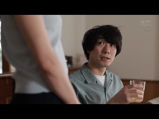 性慾过剩的女友妈妈让我无法自拔，我总是偷偷地将勃起的肉棒献给她…。 北条麻妃 JUR-328