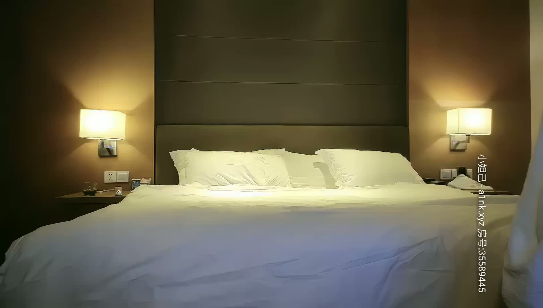 【AI高清2K修复】情感主博李寻欢深夜场长相清纯极品黑色长裙妹子啪啪，舔弄摸屌上位骑坐侧入快速猛操搞得妹子呻吟