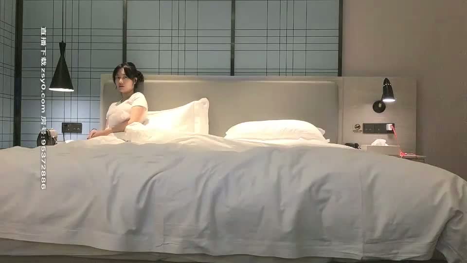 2020.9.12【小宝寻花】约了个长相清纯甜美极品大奶妹子啪啪，深喉口交抽插勐操呻吟娇喘诱人