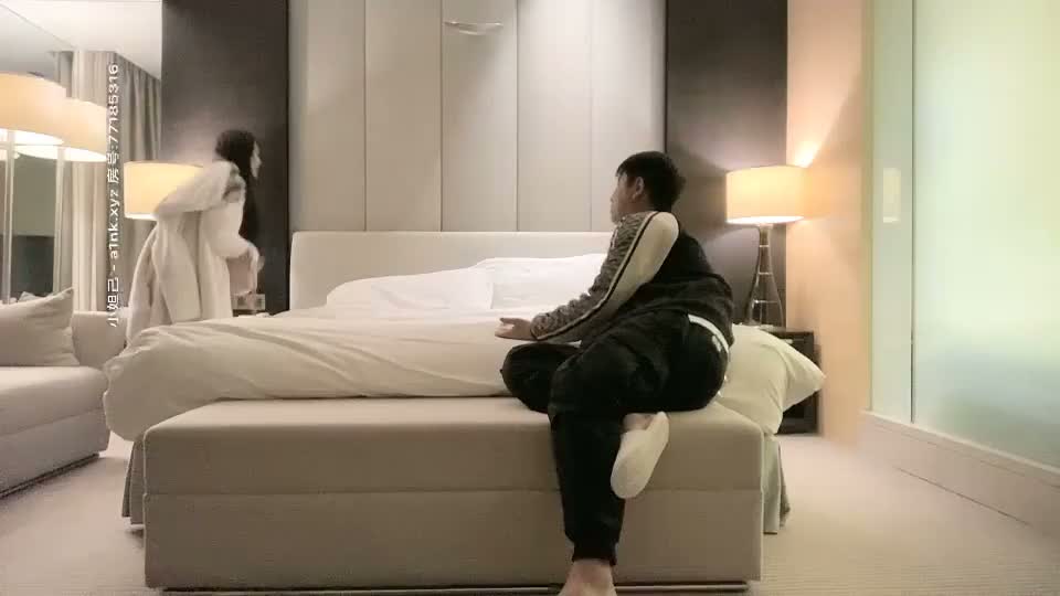 20210408_原版_小宝寻花_啪啪极品第二场_丰乳肥臀大长腿妹子，口活非常不错娇喘骚的很，骑上来整根插入快速套弄欲仙欲死5