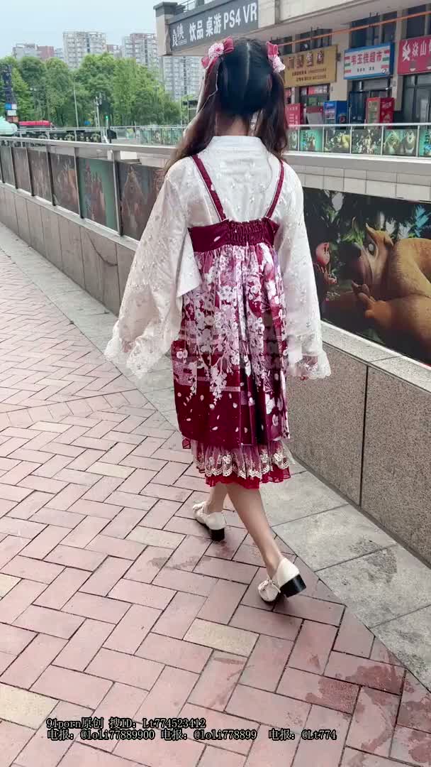 0501四月樱公园露出第一部全程lo鞋