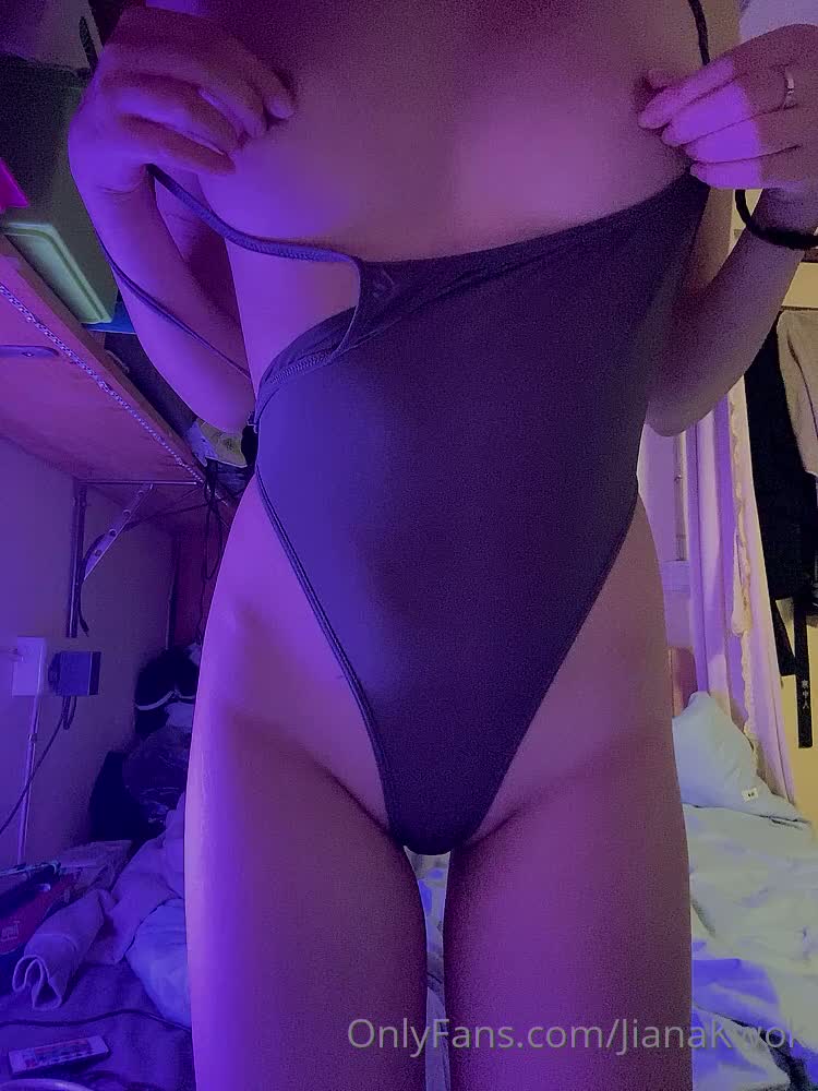 V (29)